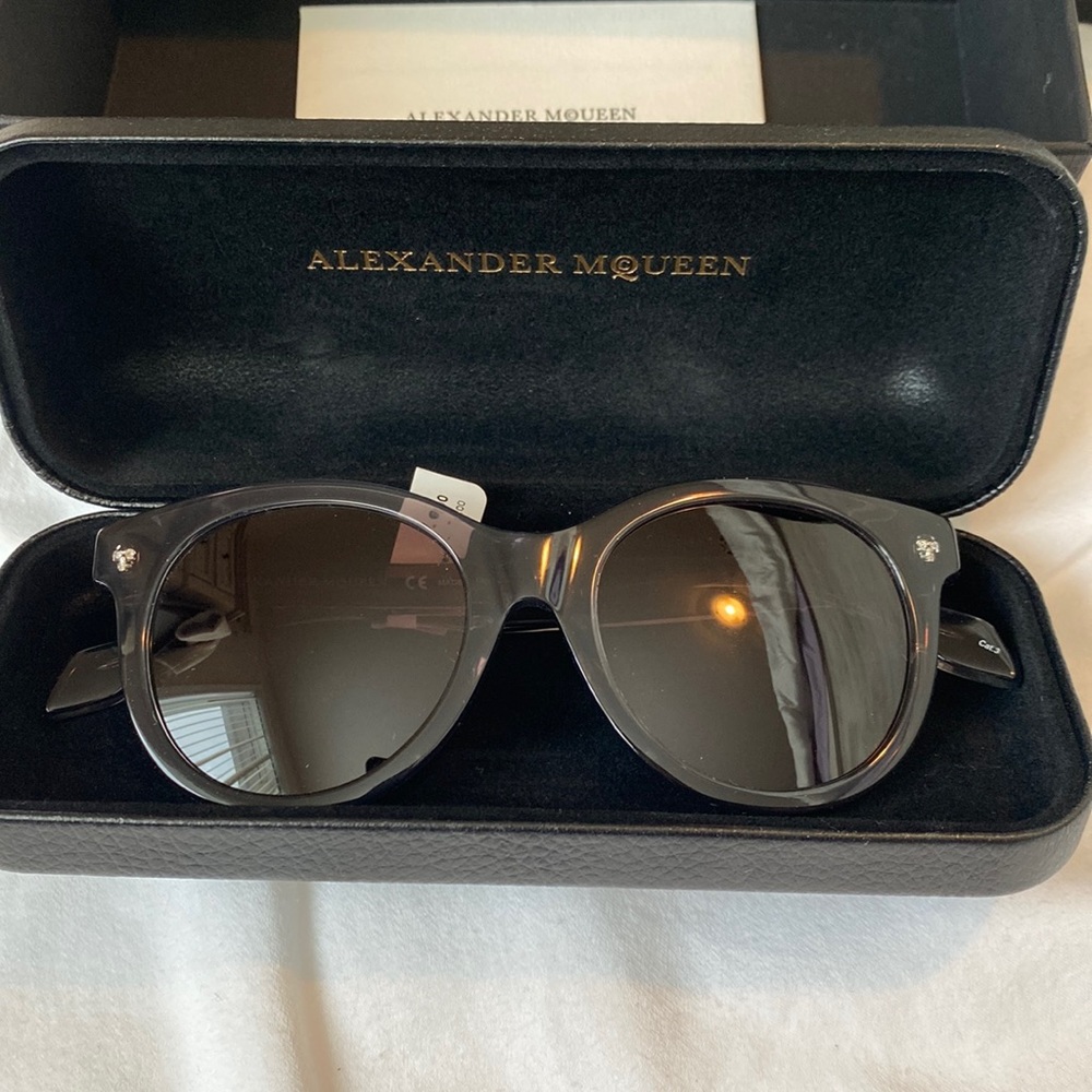 NEVER WORN Alexander McQueen Sunglasses